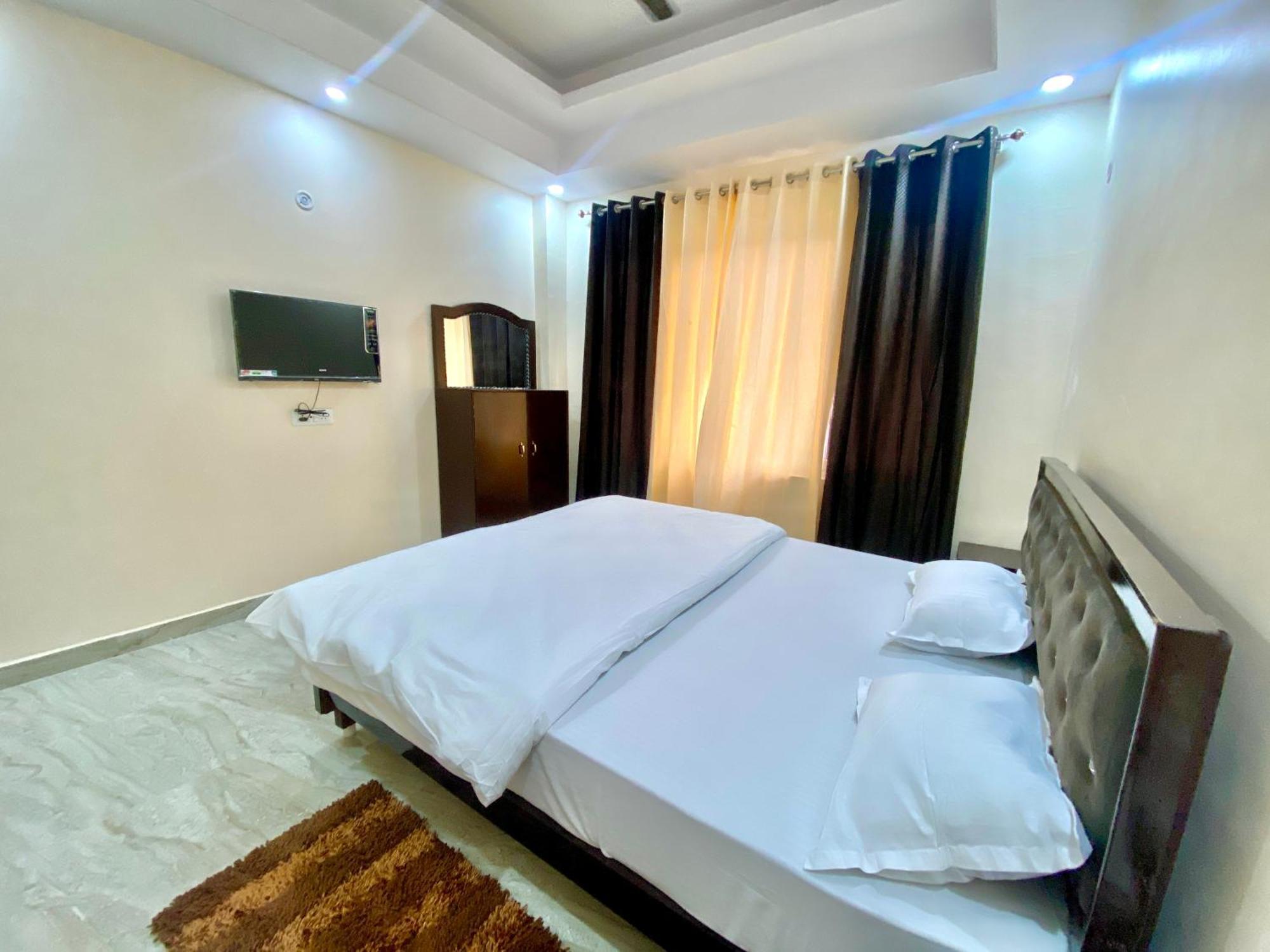 Ramalayam Inn Ayodhya Bagian luar foto